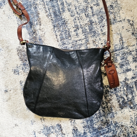 Fossil Black expandable color block Leather Crossbody Bag - Picture 9 of 13